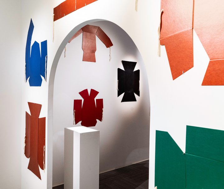 Anatoly Osmolovsky, Toxic bonbons, Galerie Vallois, Paris Anatoly Osmolovsky, Toxic bonbons, Galerie Vallois, Paris