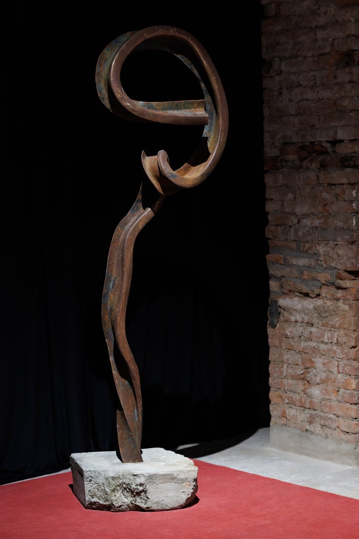Head of a Contemporary, Artists from a Collection, Third Place, Denis Khimilyayne