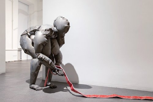 Russian Sculptors Rediscover Metal