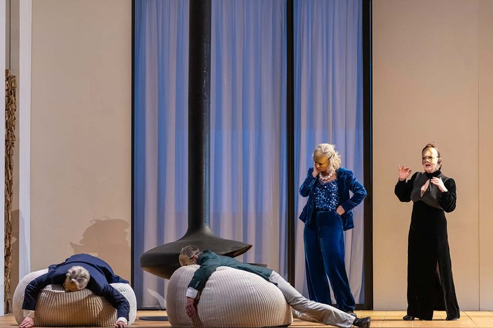 Dmitri Tcherniakov,  Così fan tutte, Théâtre du Châtelet, Opera