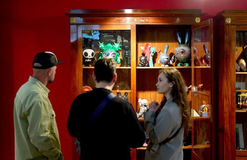 |catalog| Art Fair: What’s Hidden in a Basement near the Kremlin