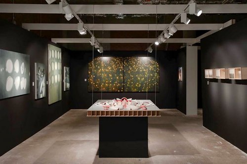 |catalog| Art Fair, Lower Prices and Missing Galleries