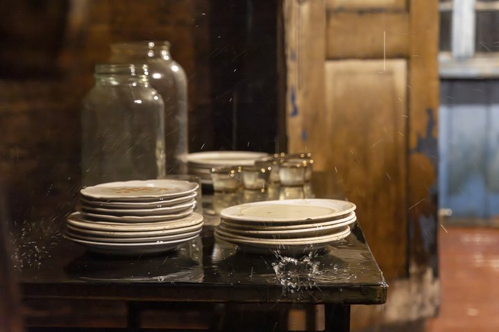 Vajiko Chachkhiani, Living Dog among the Dead Lions, Agape, White Space