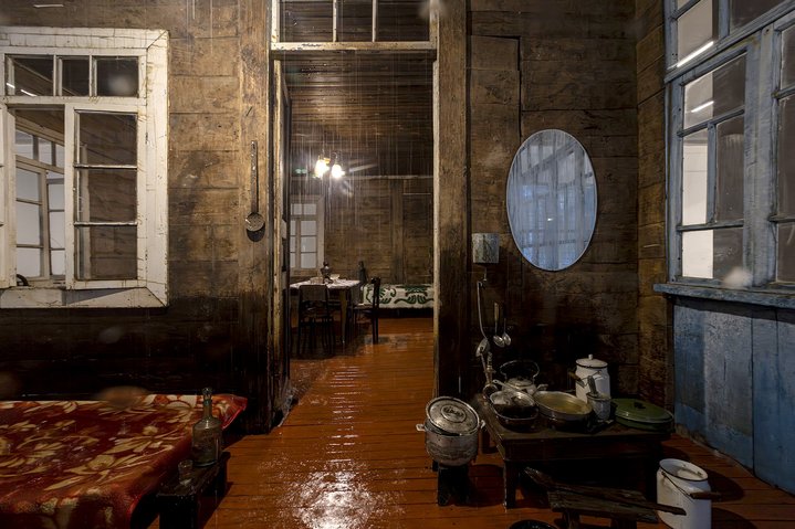 Vajiko Chachkhiani, Living Dog among the Dead Lions, Agape, White Space